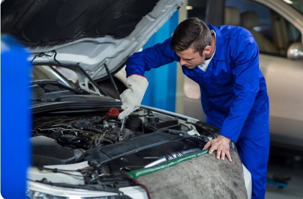 Essential Car Maintenance in Dubai: Keep Your Vehicle Desert-Ready